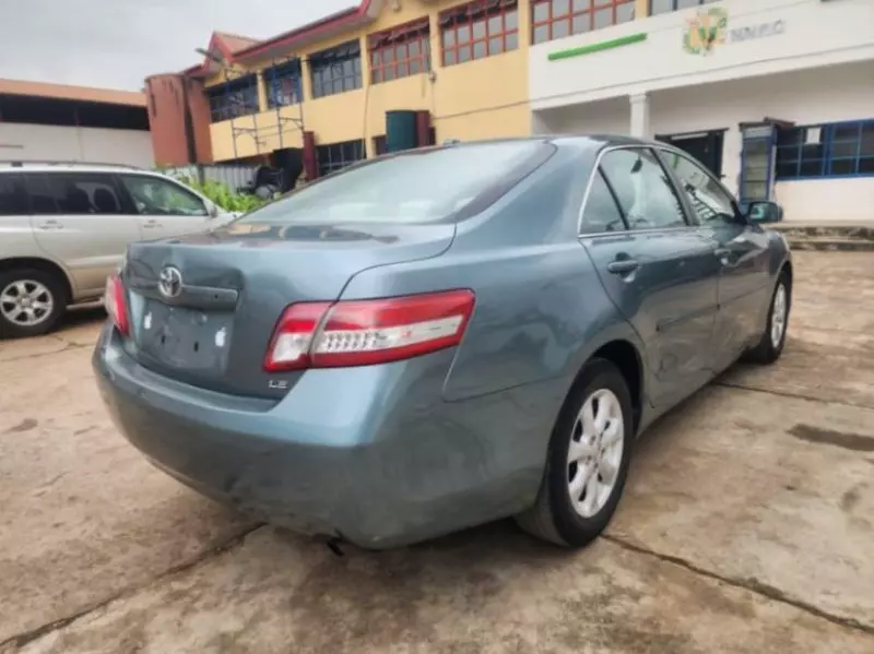 TOYOTA Camry   - 2011
