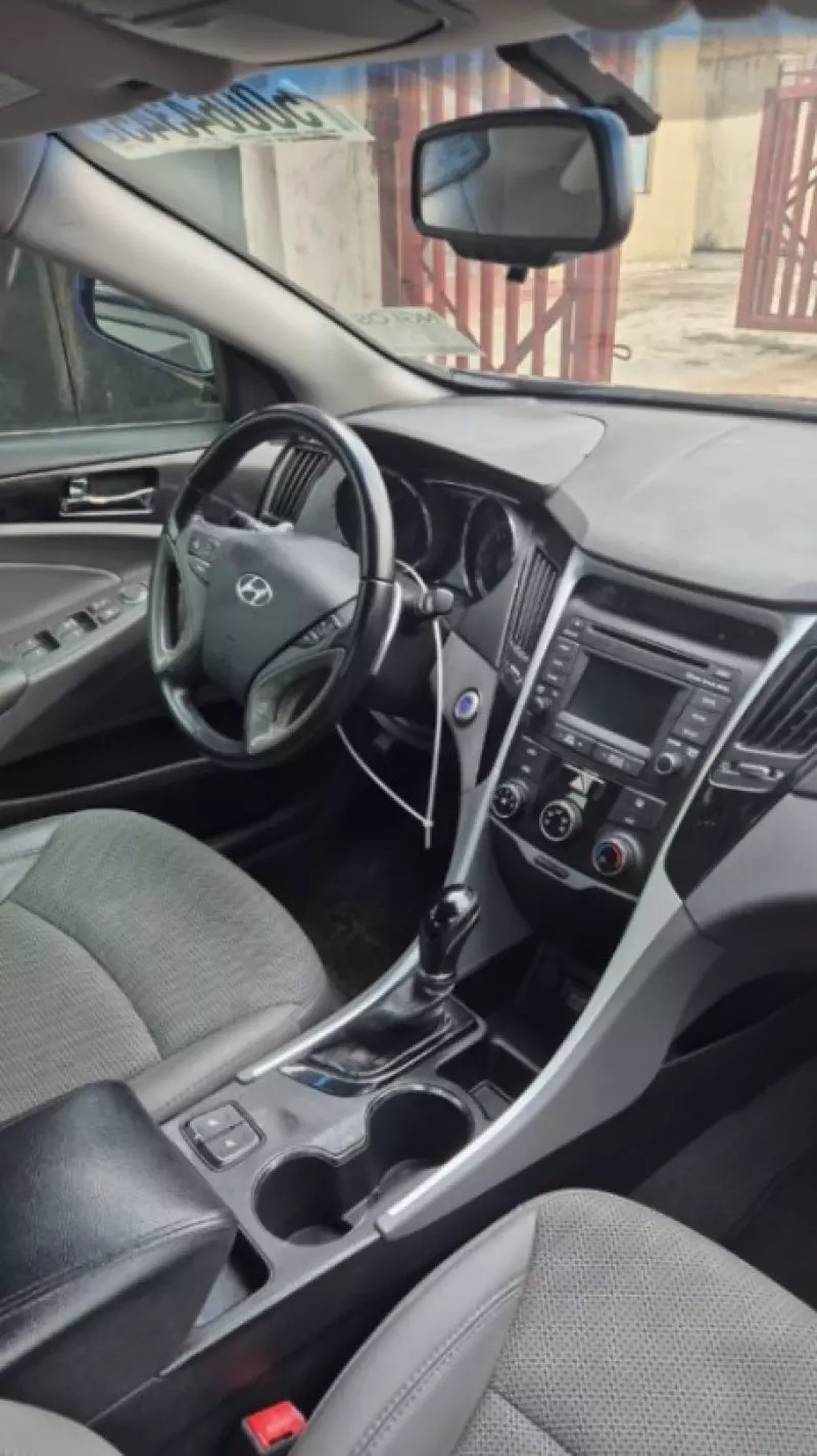 Hyundai Sonata   - 2014