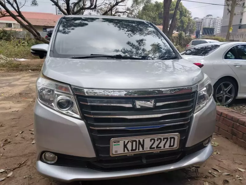 TOYOTA Noah   - 2016
