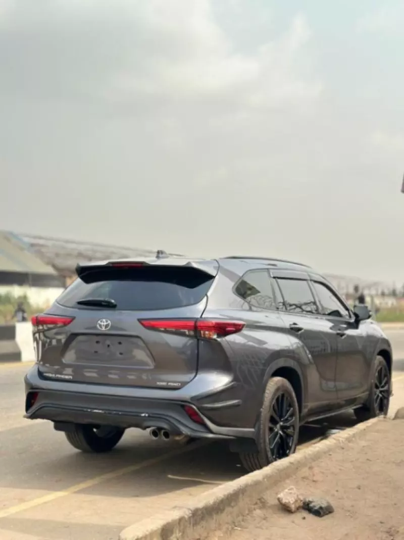 Toyota Highlander   - 2023