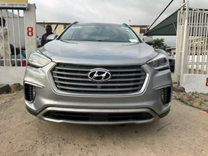 Hyundai Santa Fe   - 2017