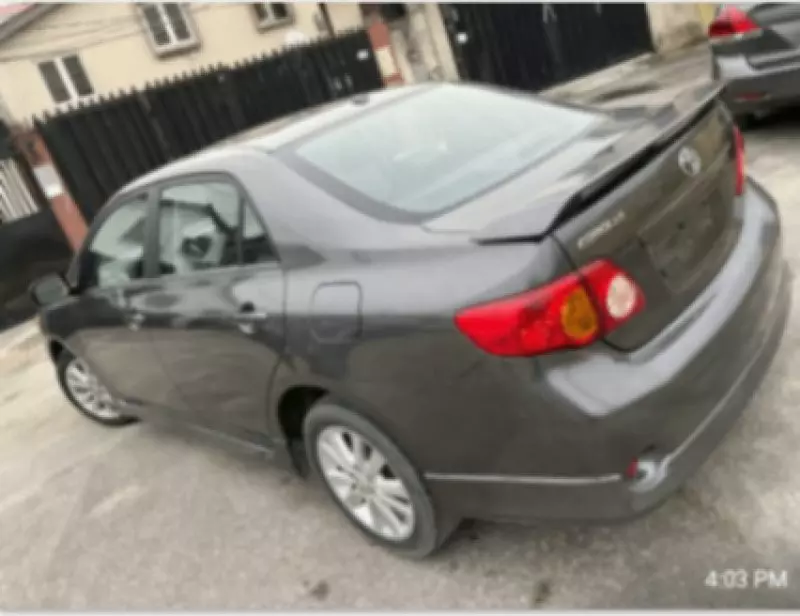TOYOTA Corolla   - 2010