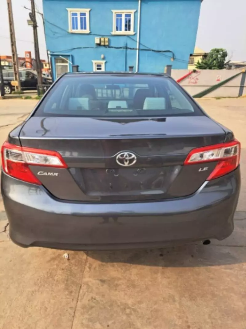 Toyota Camry   - 2012