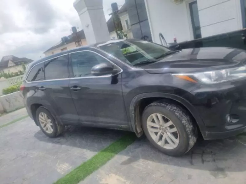 TOYOTA Highlander   - 2016