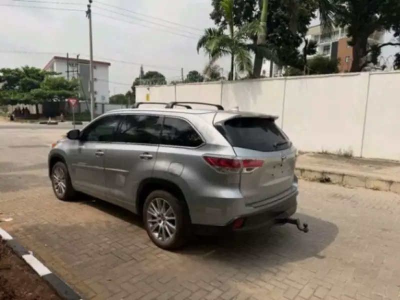 Toyota Highlander   - 2013
