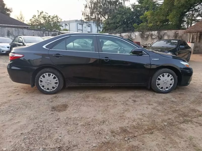 Toyota camry   - 2016