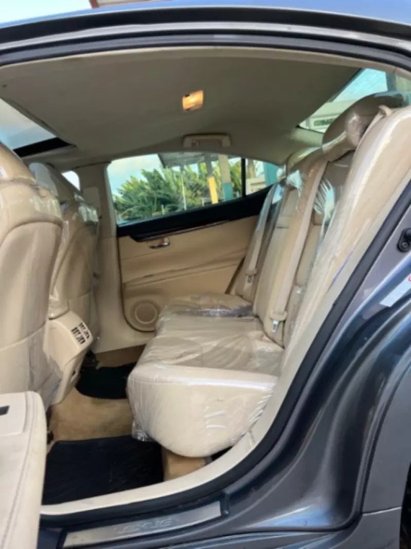 Lexus ES   - 2015