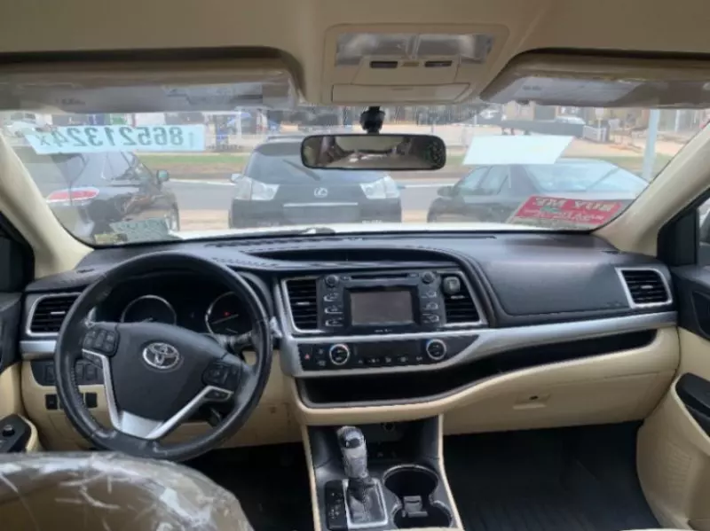 Toyota Highlander   - 2015
