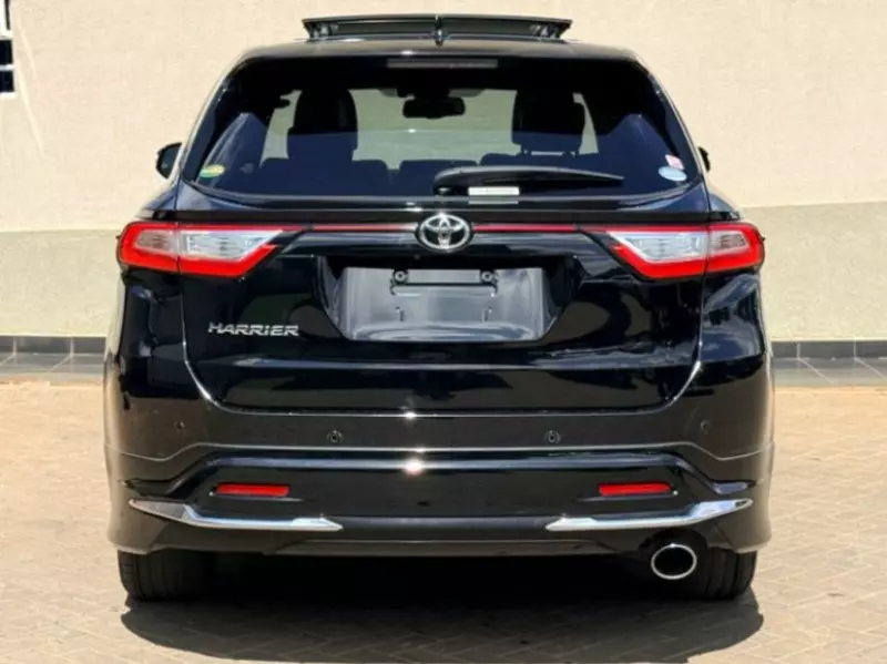 Toyota Harrier   - 2018