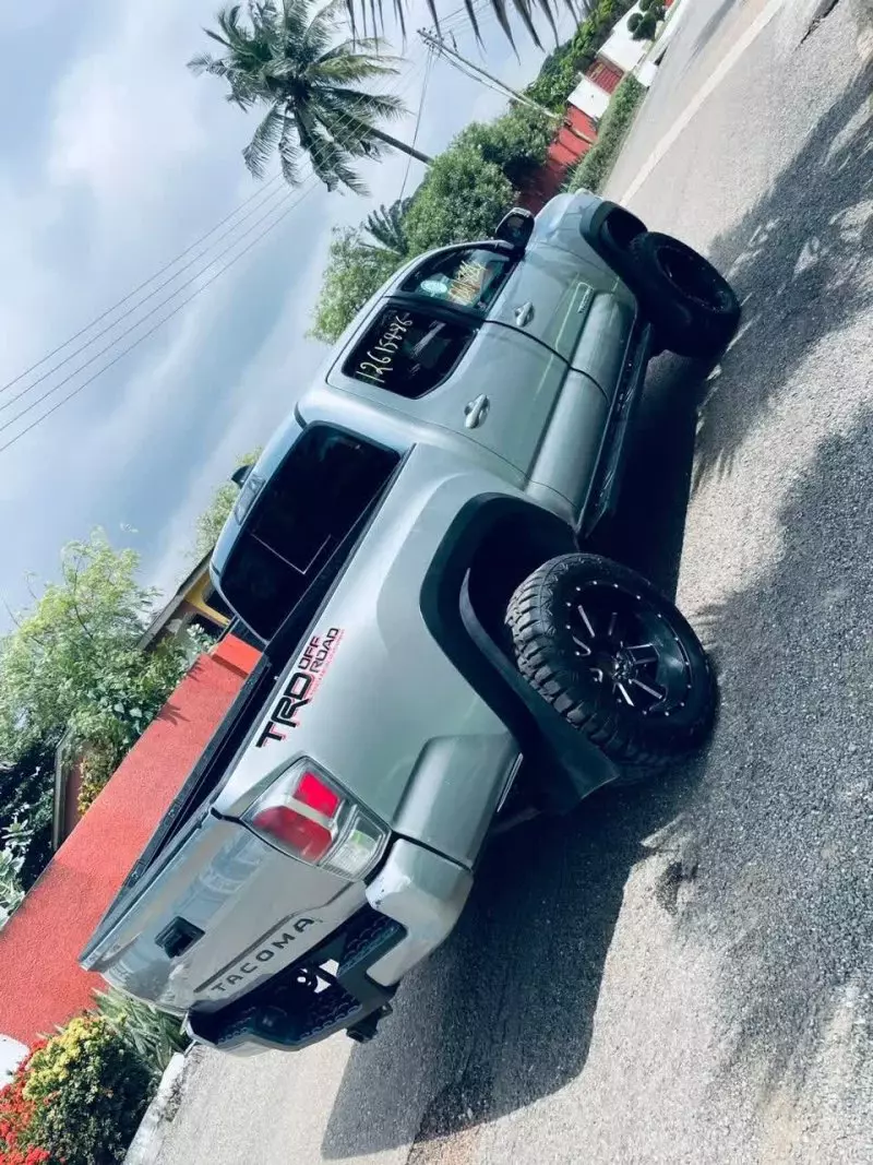 TOYOTA Tacoma   - 2022