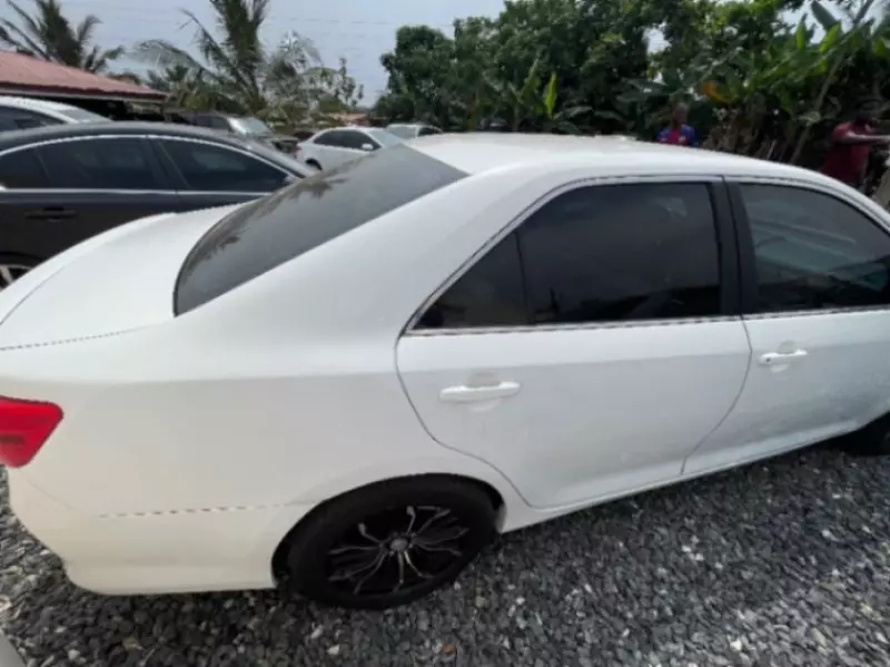 Toyota Camry   - 2014