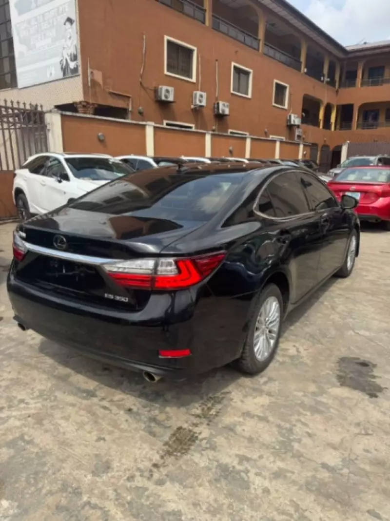 Lexus ES - 2013