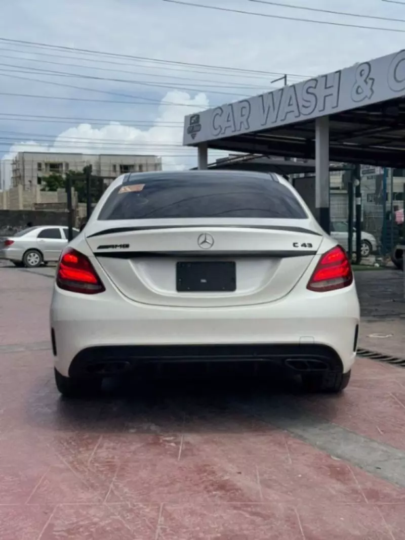 Mercedes-Benz C-class   - 2017