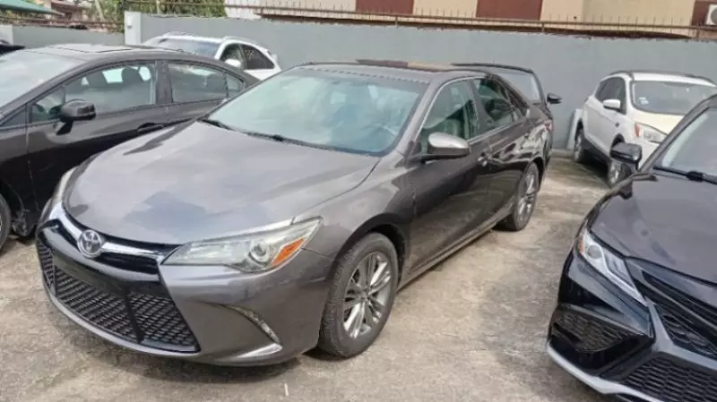 Toyota Camry - 2016