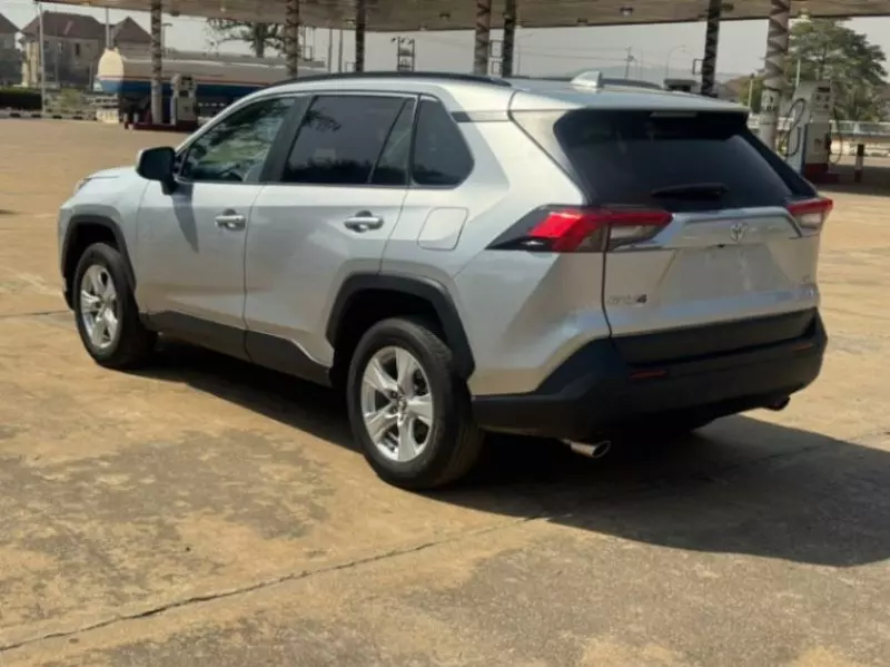 Toyota RAV4   - 2020