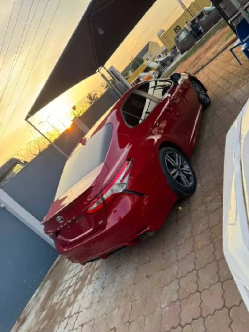 Toyota Camry   - 2020
