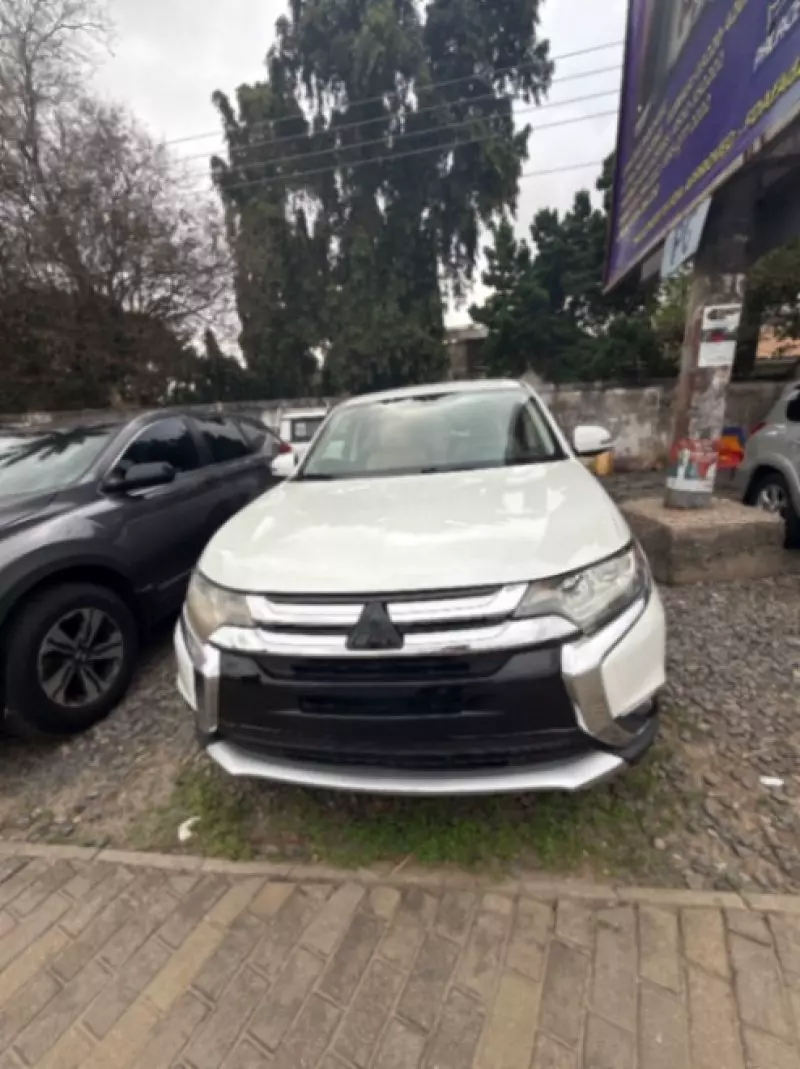 Mitsubishi OUTLANDER   - 2018