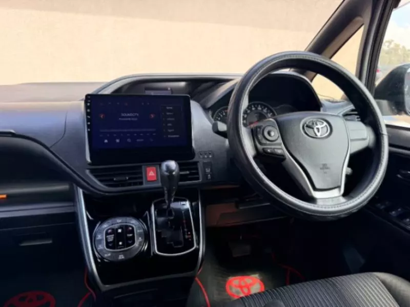 TOYOTA Voxy    - 2019
