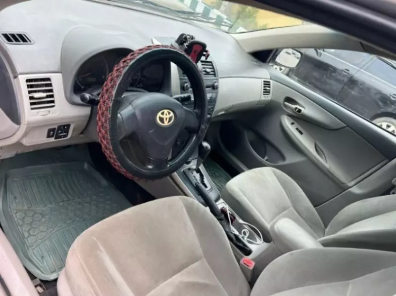 Toyota Corolla   - 2010