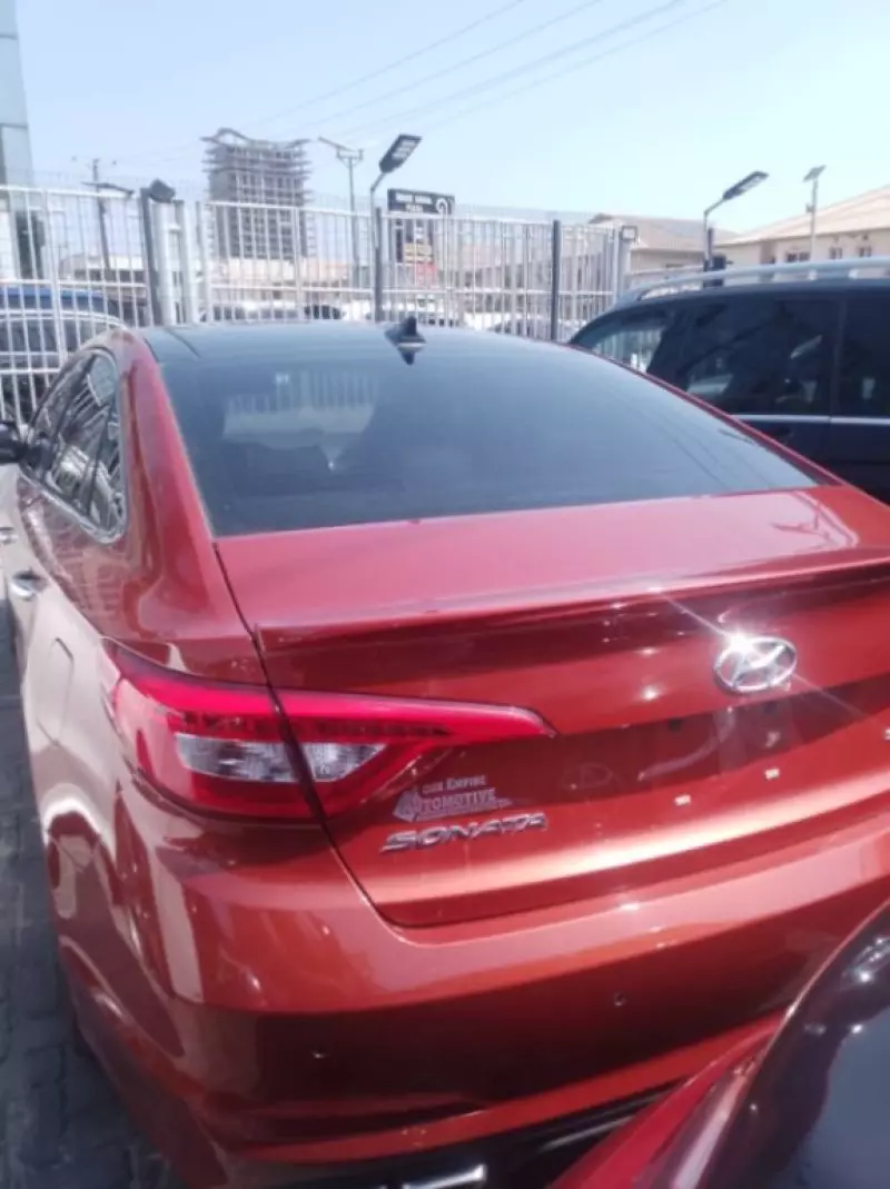 Hyundai Sonata   - 2015