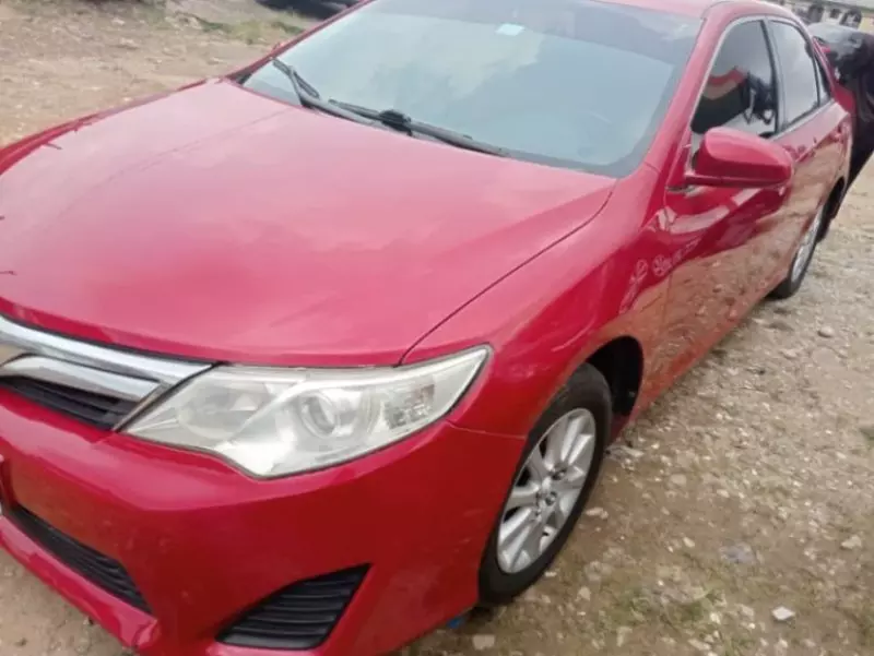 Toyota Camry   - 2013