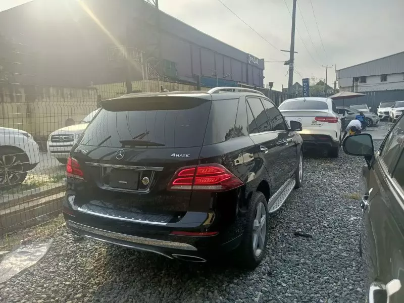 Mercedes-Benz GLE-Class   - 2016