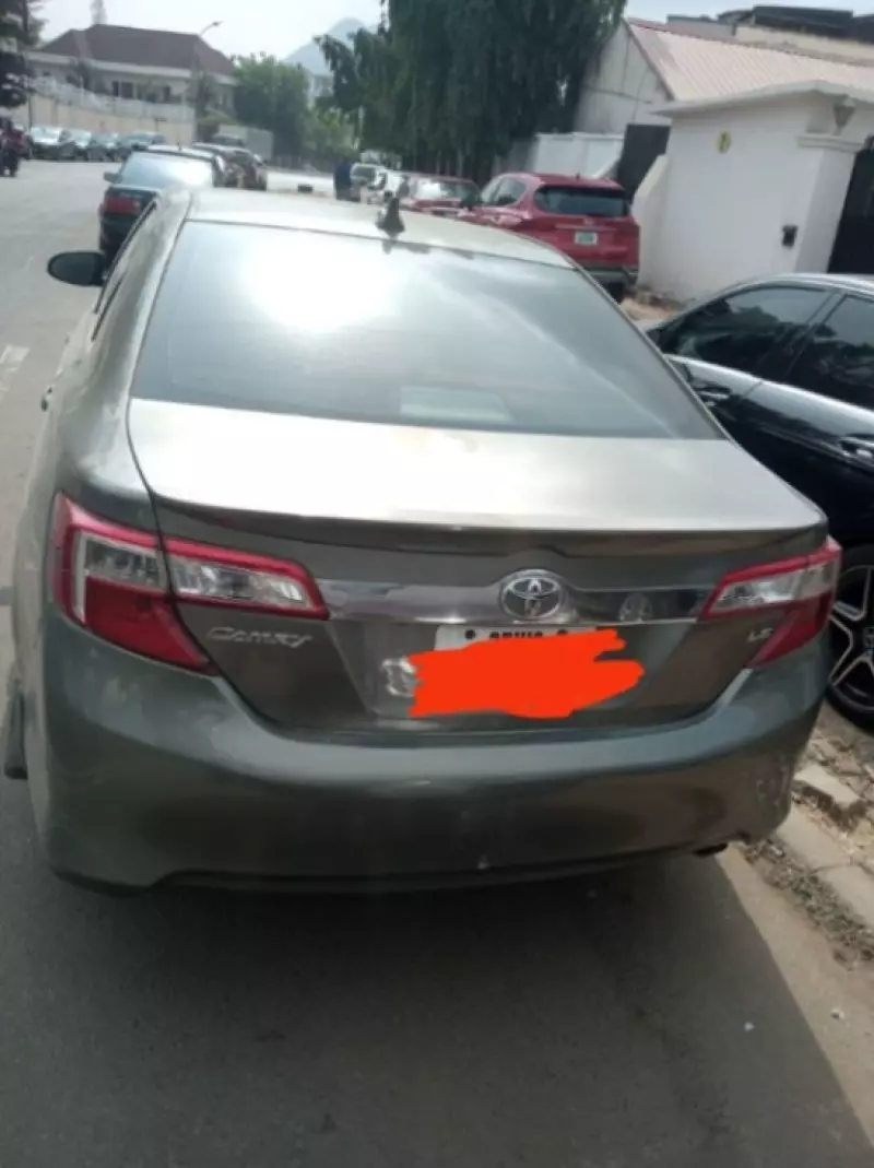 TOYOTA Camry - 2012
