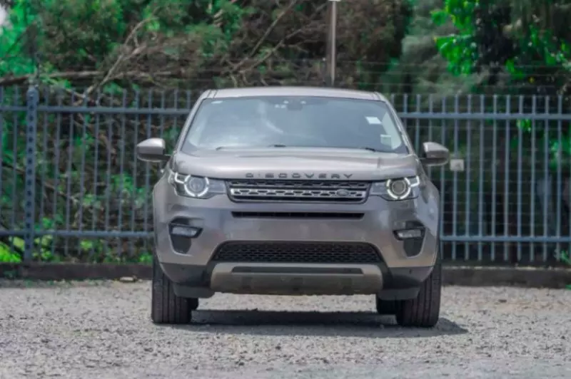 Land Rover Discovery   - 2015