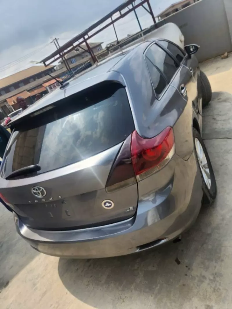 Toyota Venza   - 2013