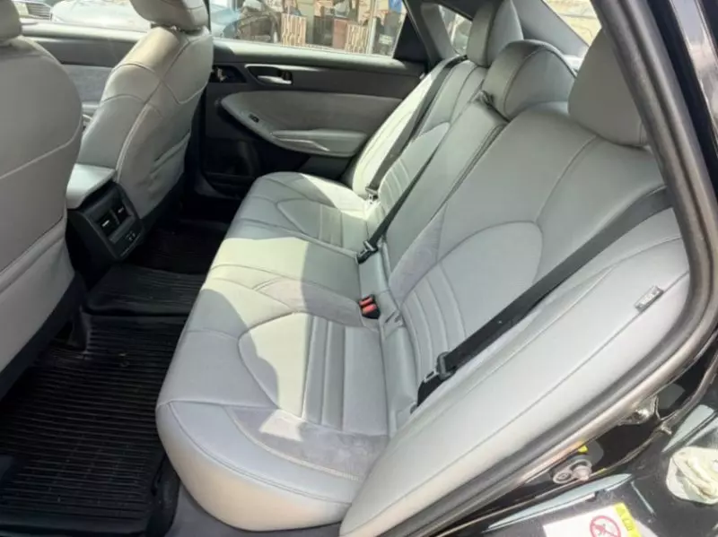 Toyota Avalon   - 2019