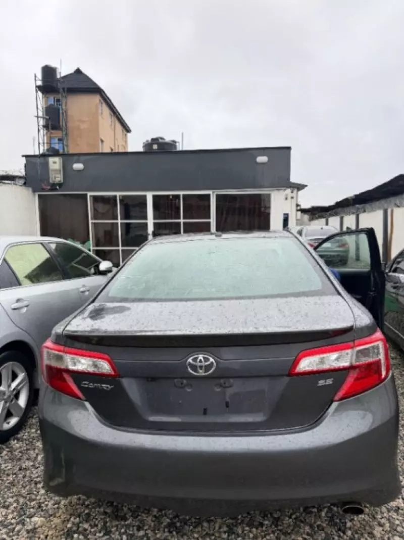 TOYOTA Camry   - 2012