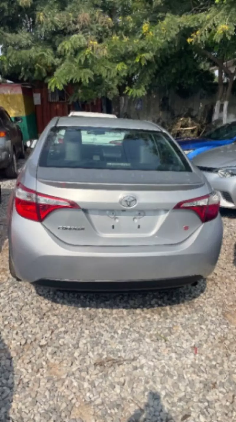 TOYOTA Corolla - 2015