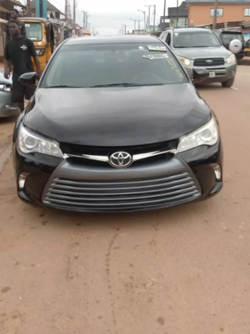 TOYOTA Camry - 2016