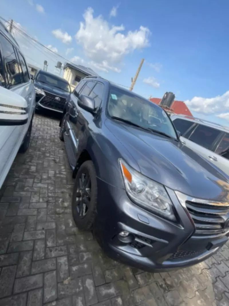 Lexus LX 570   - 2015