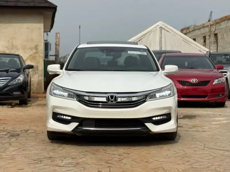 Honda Accord   - 2016