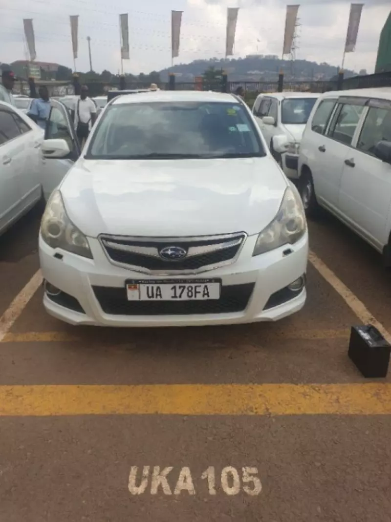 Subaru Legacy   - 2012