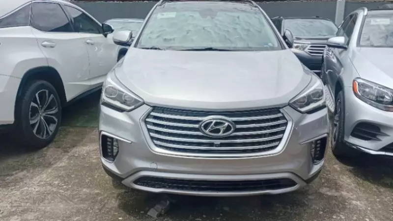 Hyundai Santa Fe   - 2017