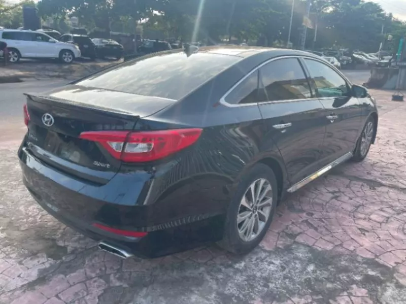 Hyundai Sonata   - 2015