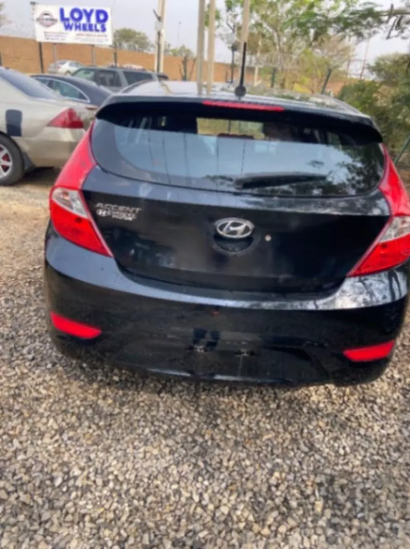 Hyundai Accent   - 2013