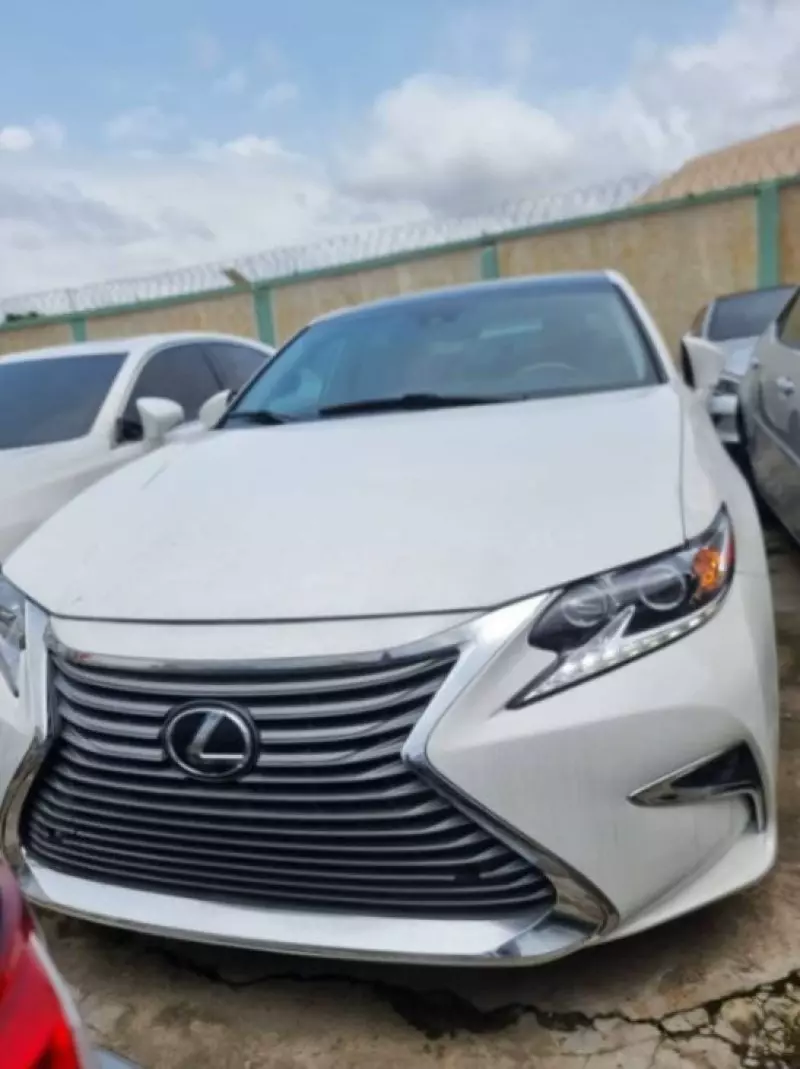Lexus ES 350   - 2016