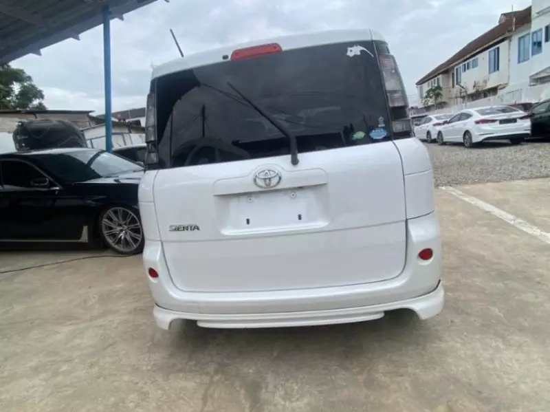 TOYOTA Sienta   - 2014