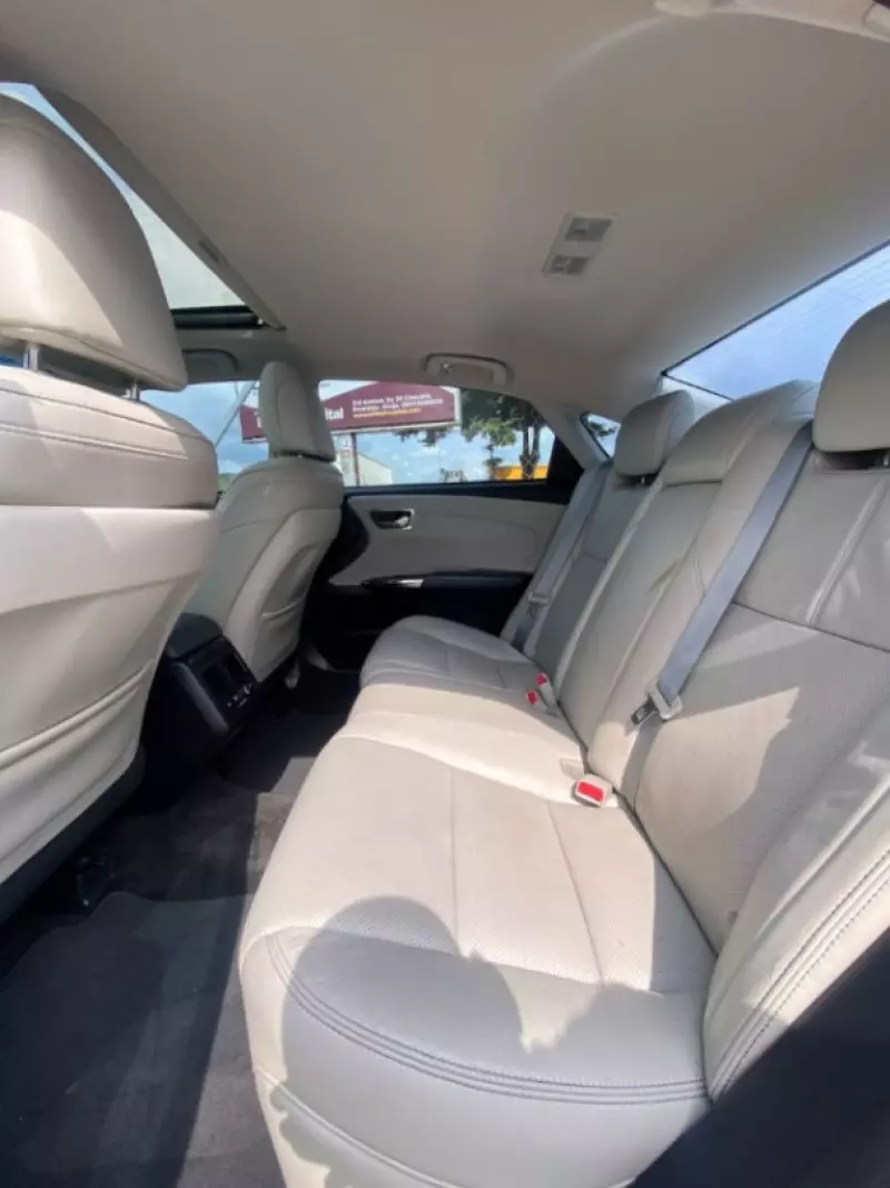 TOYOTA Avalon - 2015