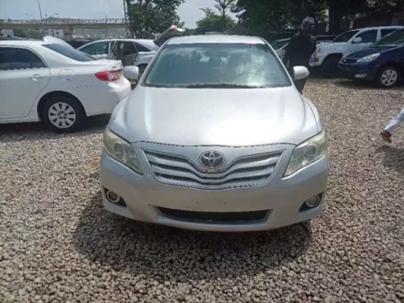 TOYOTA Camry   - 2010