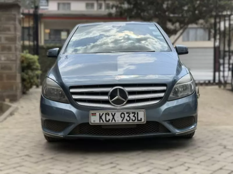 Mercedes-Benz B 180   - 2012