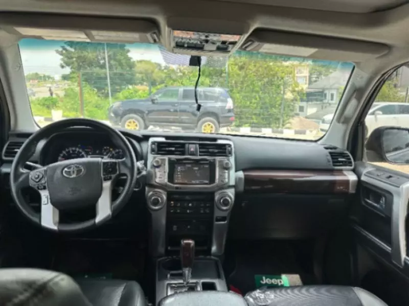 TOYOTA 4-Runner   - 2018