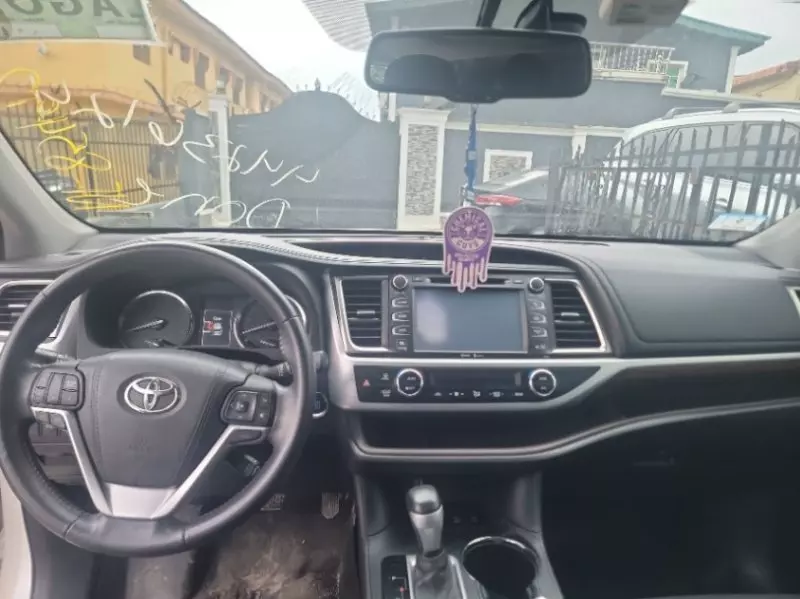 TOYOTA Highlander   - 2015