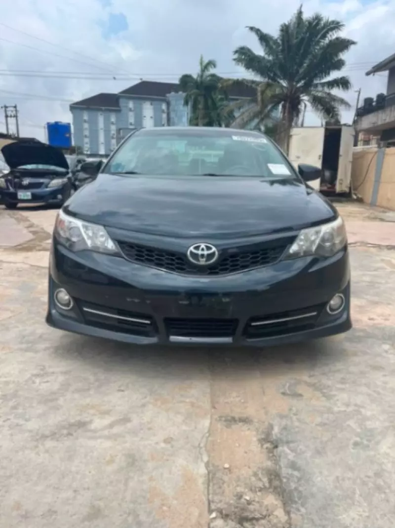 TOYOTA Camry - 2013