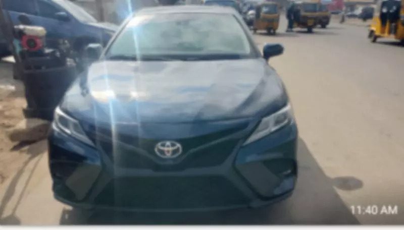TOYOTA Camry   - 2018