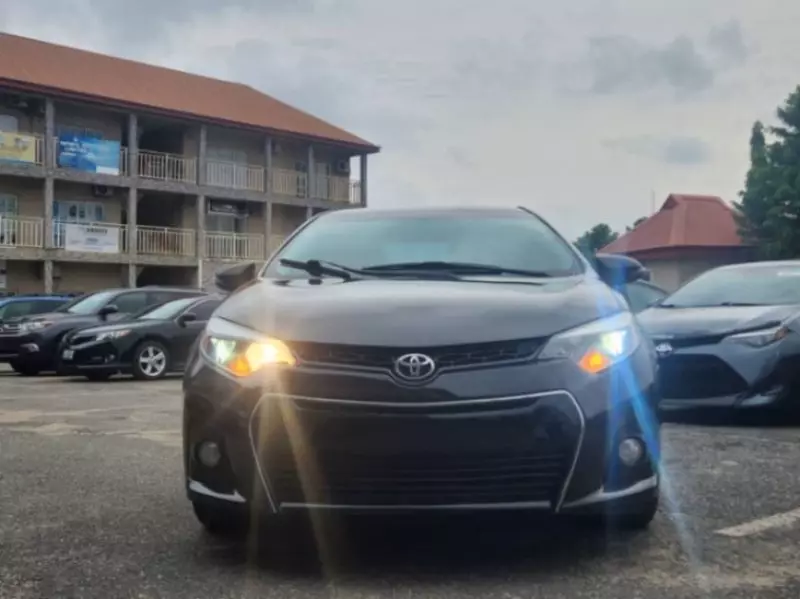 TOYOTA Corolla   - 2015