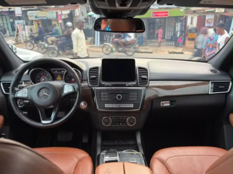 Mercedes-Benz GLE 350   - 2016
